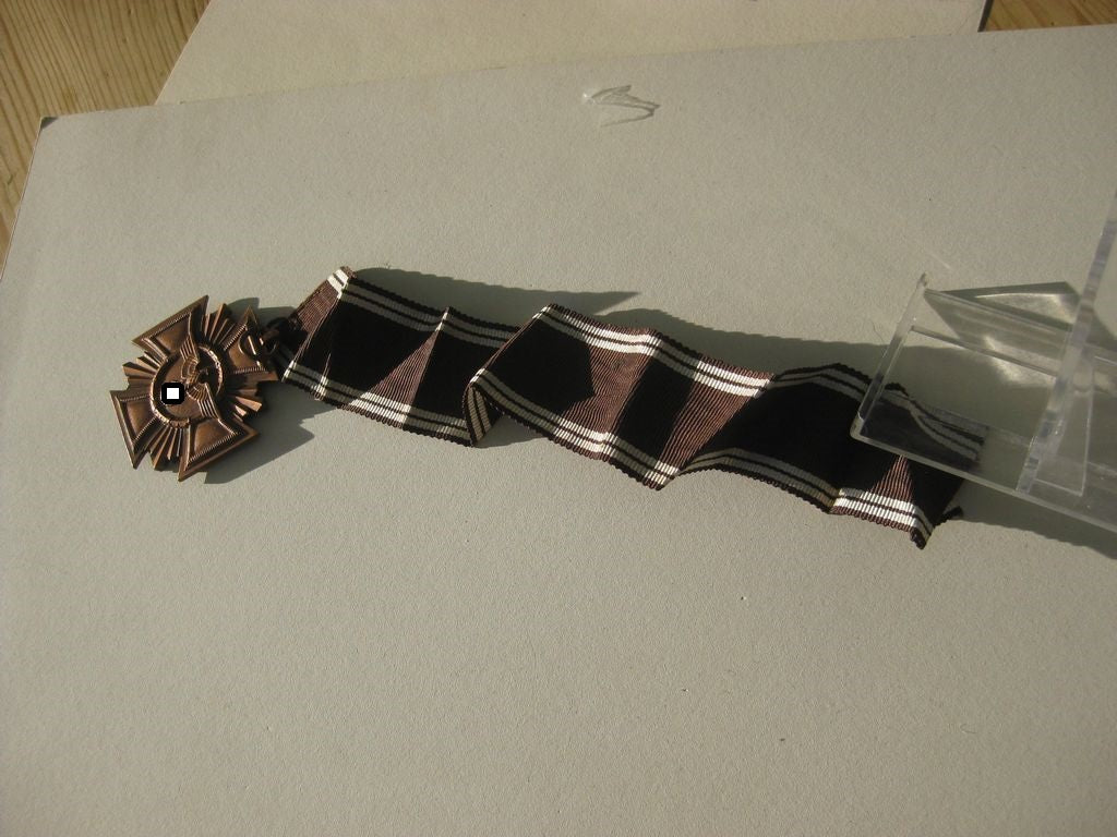 NSDAP Dienstauszeichnung für 10 Jahre in Bronze Hersteller: "21" Josef Hillebrand  Mint Condition