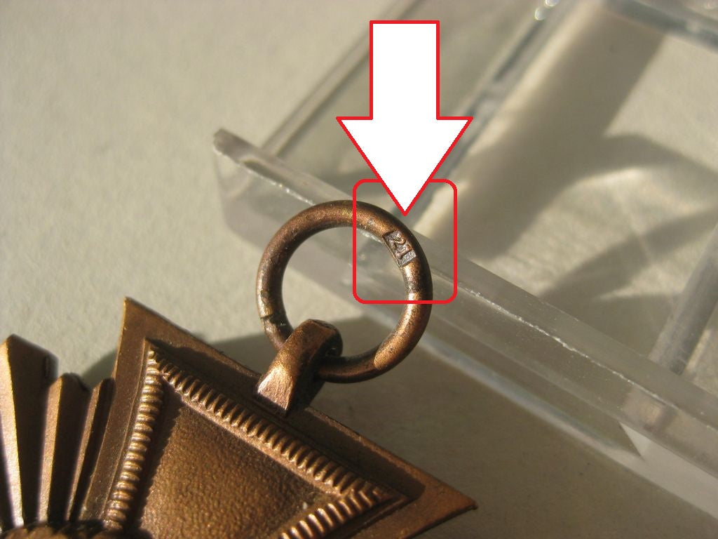 NSDAP Dienstauszeichnung für 10 Jahre in Bronze Hersteller: "21" Josef Hillebrand  Mint Condition