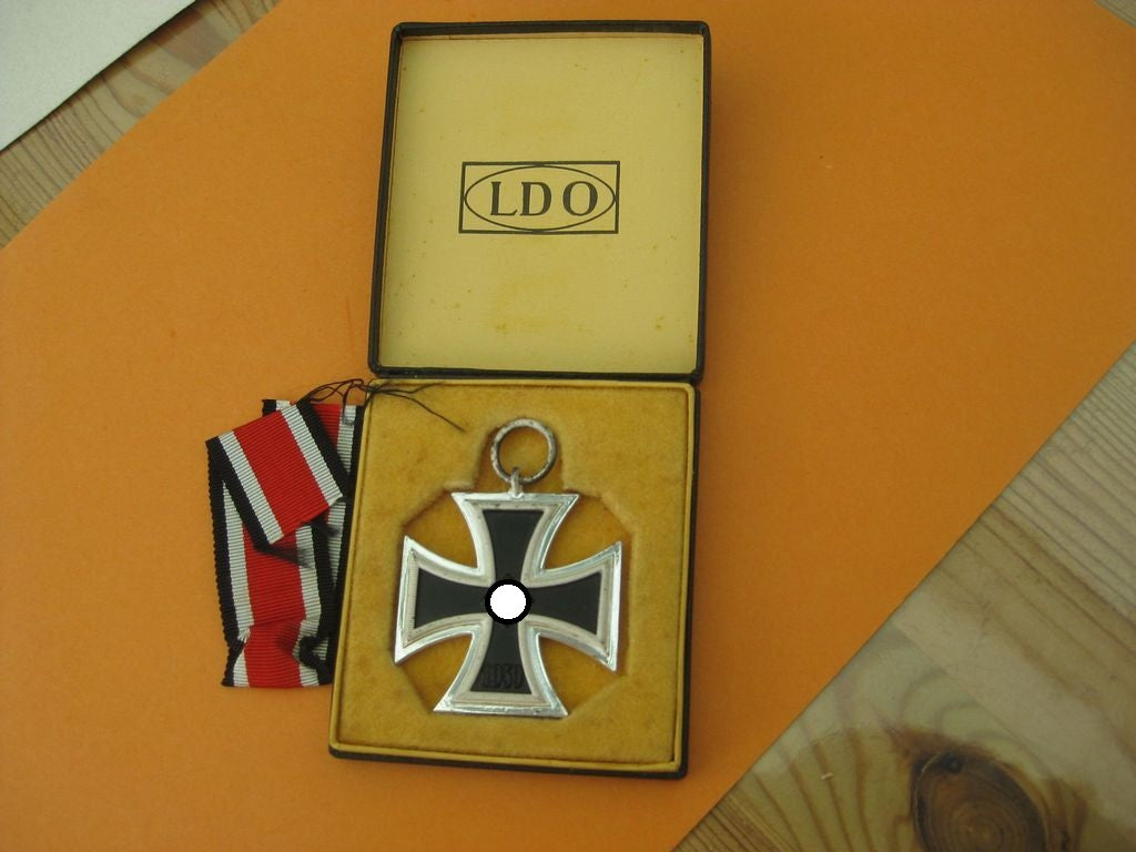 Eisernes Kreuz 2.Klasse 1939 (EK2/39) im Etui "LDO" Verleihungsschachtel Mint Condition