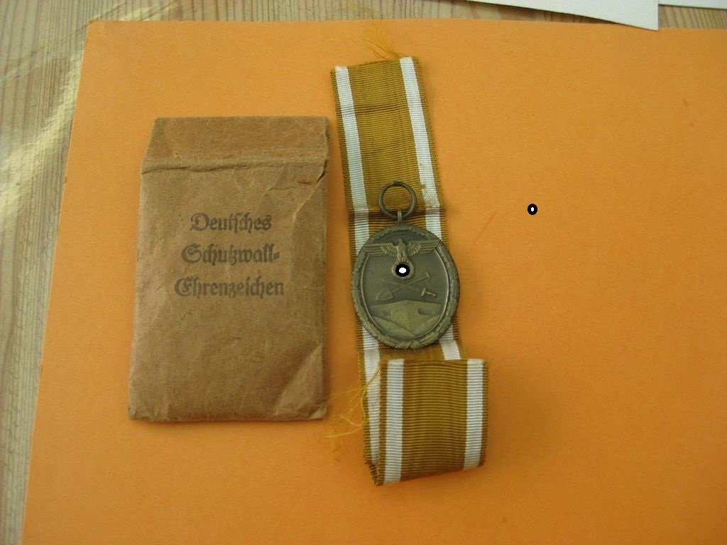 Schutzwallmedaille Deutsches Schutzwall Ehrenzeichen Hersteller: "Carl Poellath in Schrobenhausen Orden 3.Reich Wehrmacht