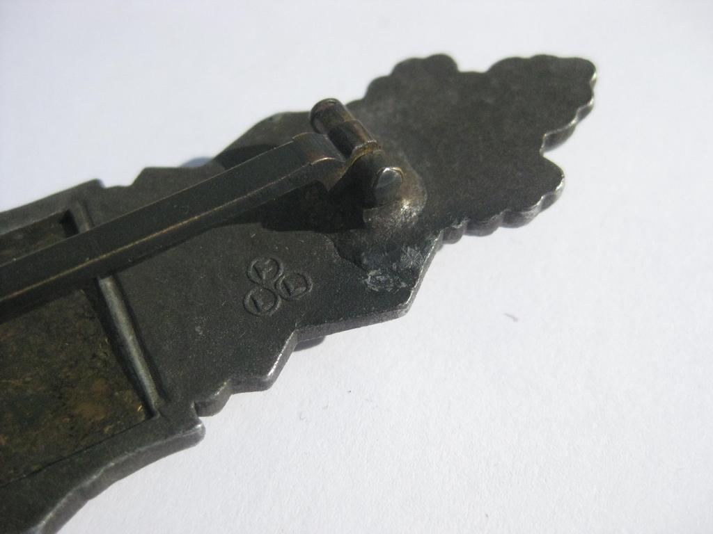 Nahkampfspange (NKS) in Bronze Hersteller: Friedrich Linden Lüdenscheid