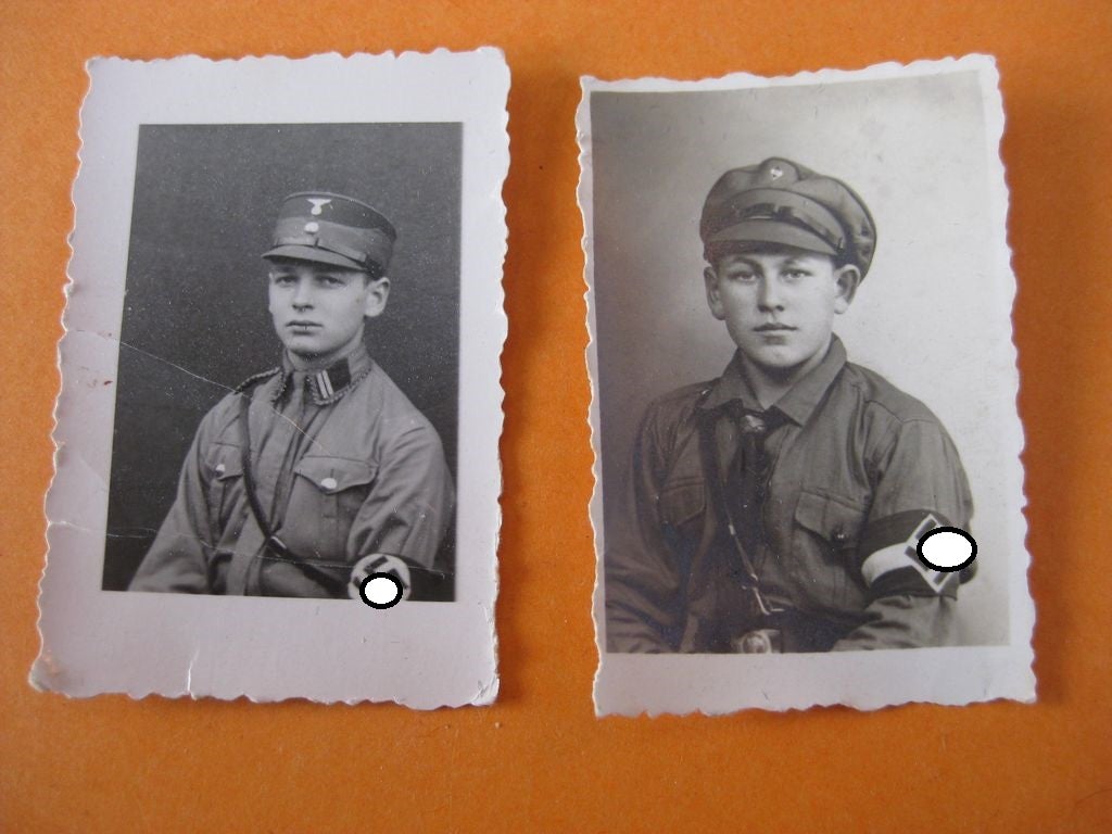 Hitlerjugend 2 Fotos in Uniform