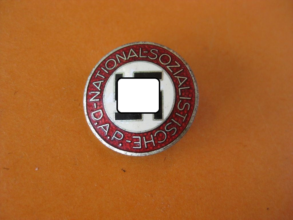 NSDAP Parteiabzeichen Hersteller: "M1/93"  aus EISEN !!