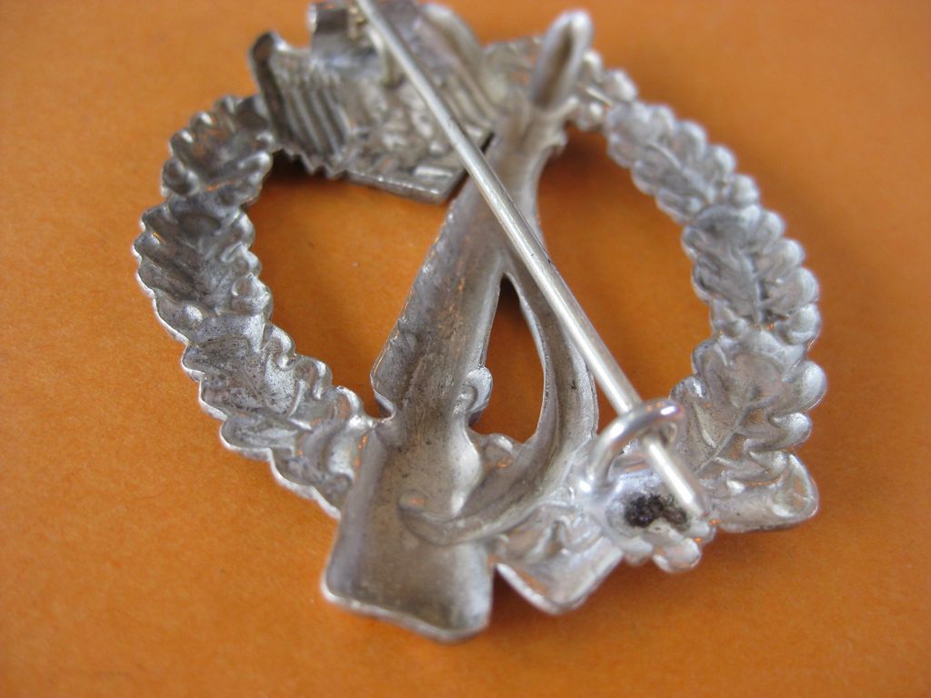 Infanteriesturmabzeichen in Silber (ISA) - Extrem seltene Variante- Hohlprägung mit Tüte Mint Condition