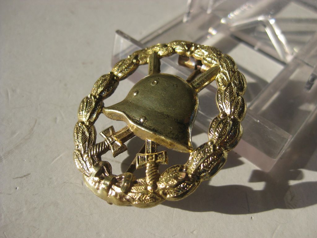 Verwundetenabzeichen in GOLD 1918 durchbrochene Ausführung