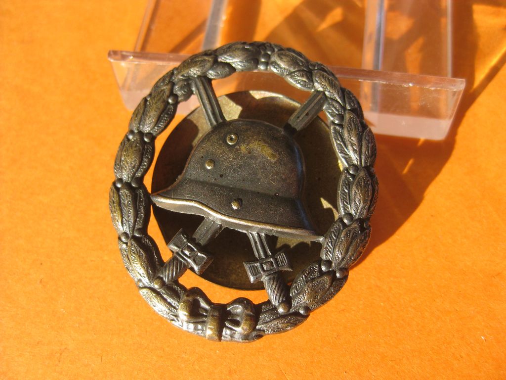 Verwundetenabzeichen in Silber 1918 durchbrochene Ausführung Mint Condition an SCHRAUBSCHEIBE seltene Variante