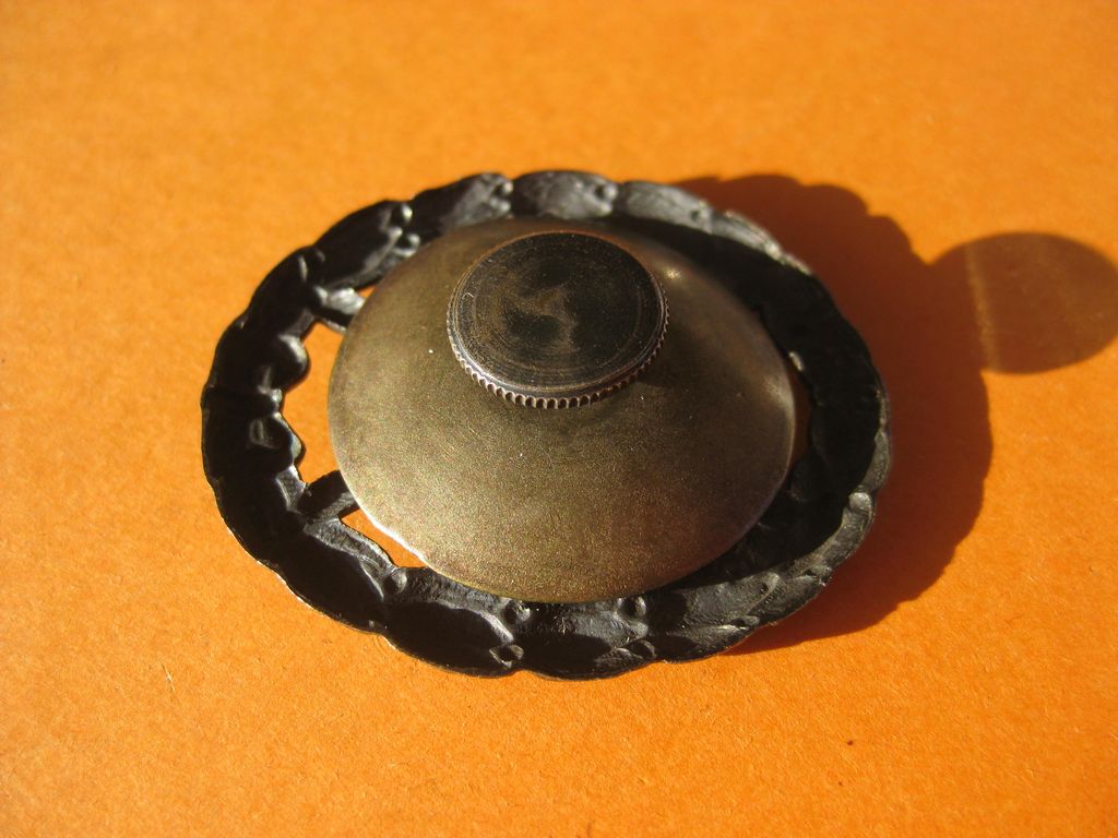 Verwundetenabzeichen in Silber 1918 durchbrochene Ausführung Mint Condition an SCHRAUBSCHEIBE seltene Variante