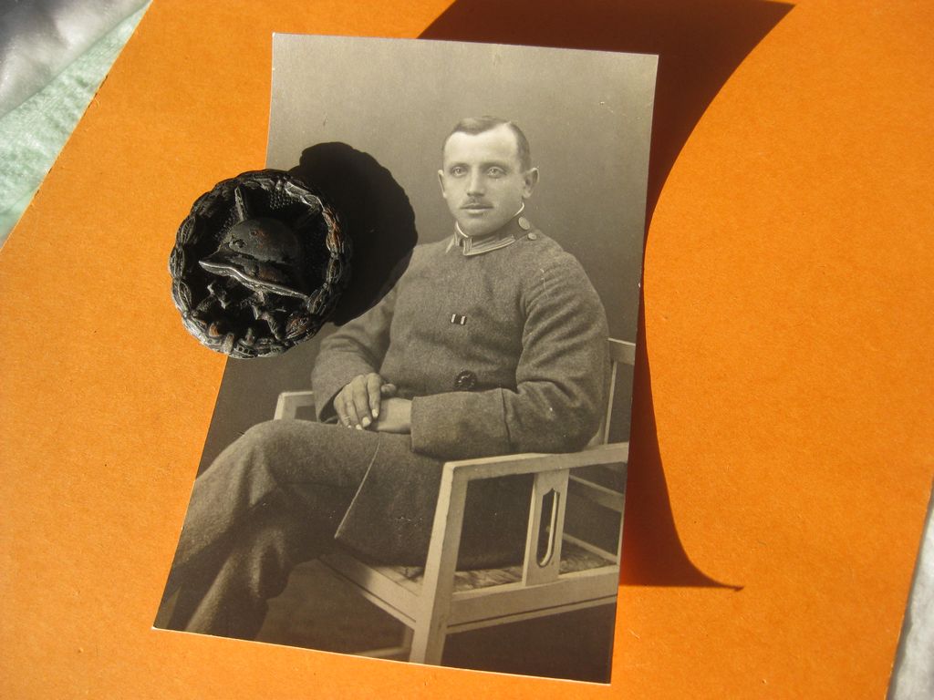 Verwundetenabzeichen in Schwarz 1918 mit Trägerfoto