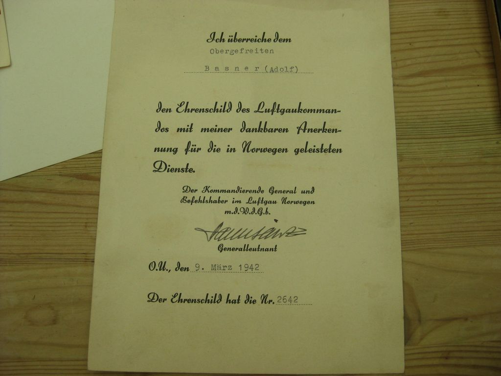 Wehrmacht Ehrenschild des Luftkommandos NORWEGEN Luftwaffe mit Verleihungsurkunde 1. Modell Wehrmacht NUMMERGLEICHES SET !!! So extrem selten zu finden!!