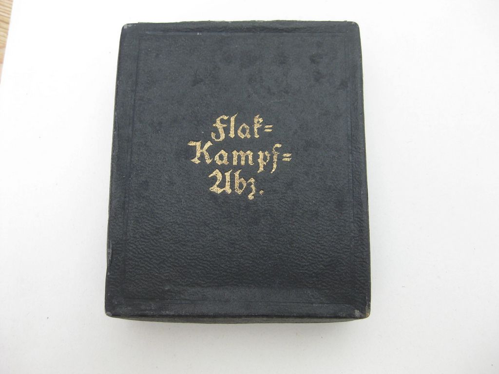 Flakkampfabzeichen der Luftwaffe im Verleihungsetui / Halbetui
