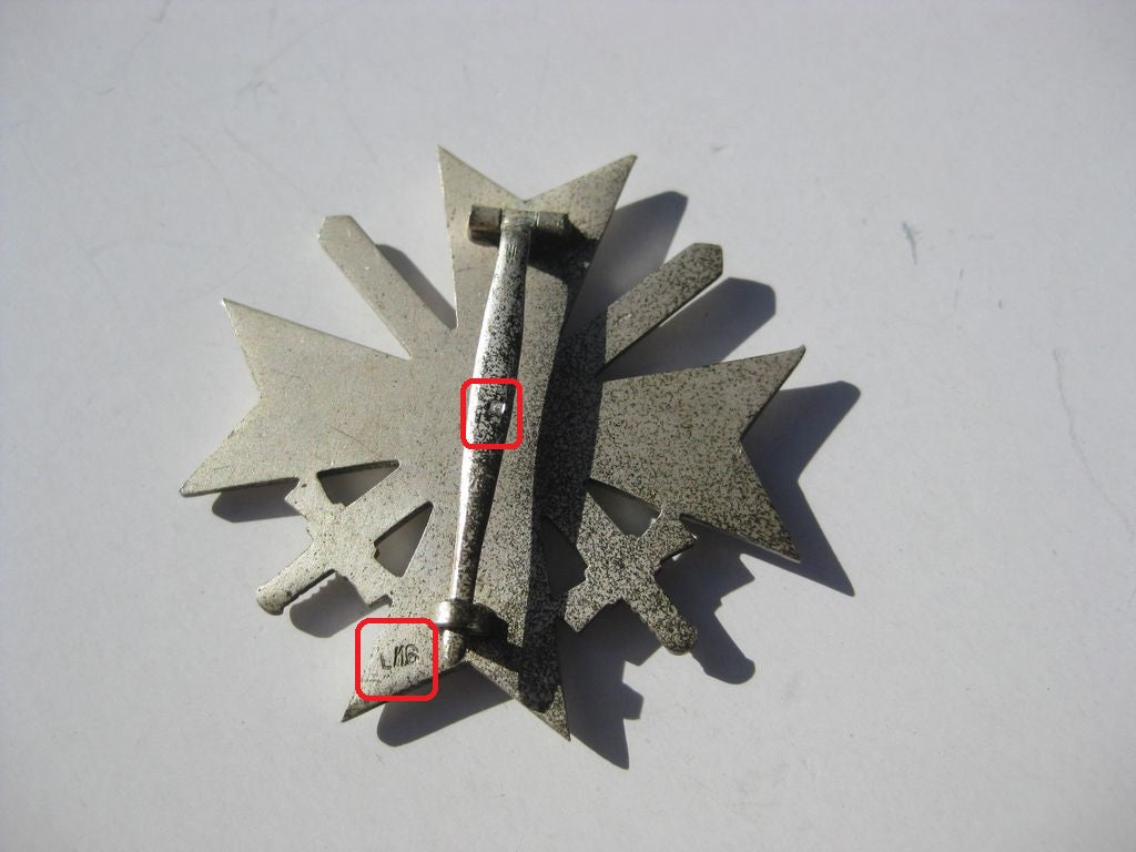 Kriegsverdienstkreuz 1.Klasse mit Schwertern (KVK1/39) DOPPELSTEMPEL: Hersteller "4" UND "L/16" Steinhauer &amp; Lück
