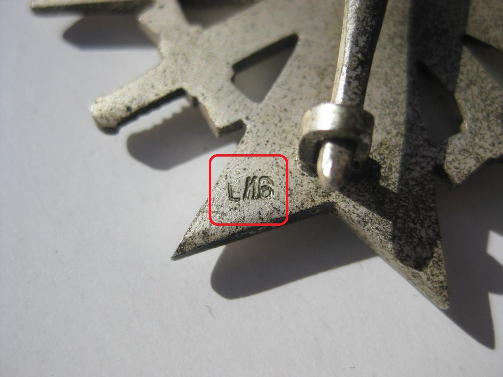 Kriegsverdienstkreuz 1.Klasse mit Schwertern (KVK1/39) DOPPELSTEMPEL: Hersteller "4" UND "L/16" Steinhauer &amp; Lück
