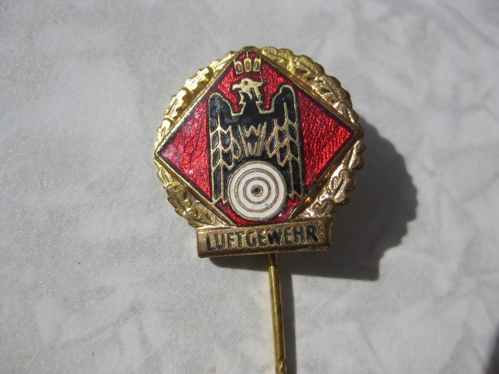 8 verschiedene Mitgliedsnadeln Deutscher Schützenbund VERDEN Niedersachsen Kyffhäuser etc