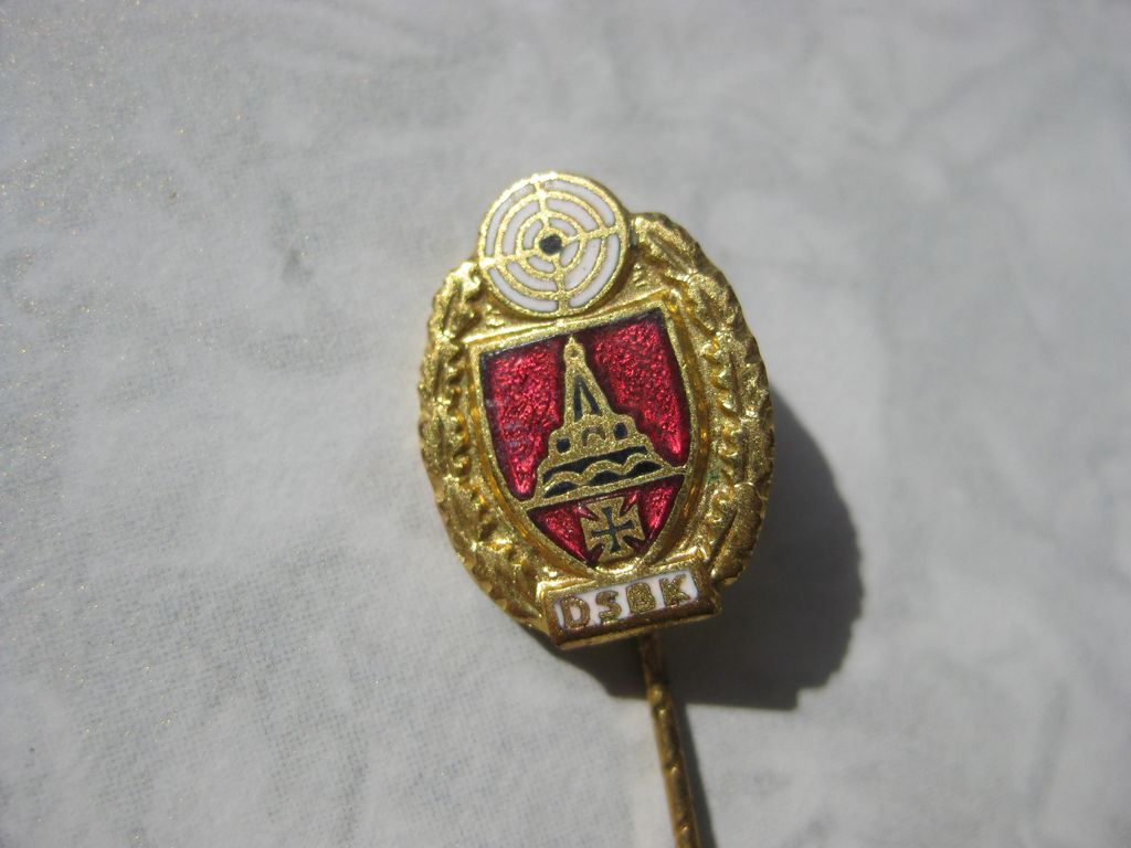 8 verschiedene Mitgliedsnadeln Deutscher Schützenbund VERDEN Niedersachsen Kyffhäuser etc