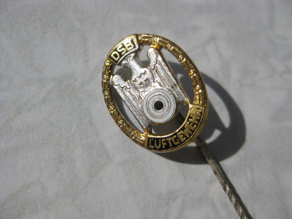 8 verschiedene Mitgliedsnadeln Deutscher Schützenbund VERDEN Niedersachsen Kyffhäuser etc