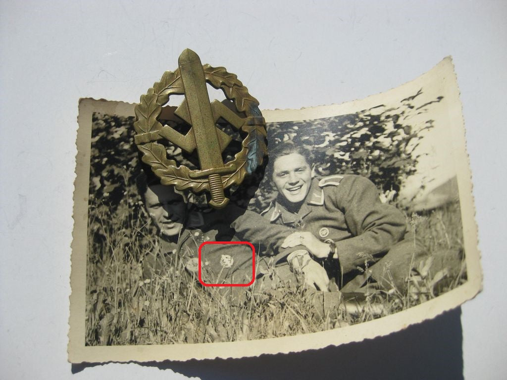 SA - Wehrsportabzeichen in Bronze Hersteller: &quot;E. Schneider in Lüdenscheid&quot; mit Trägerfoto.------------Seltene Variante aus BUNTMETALL!