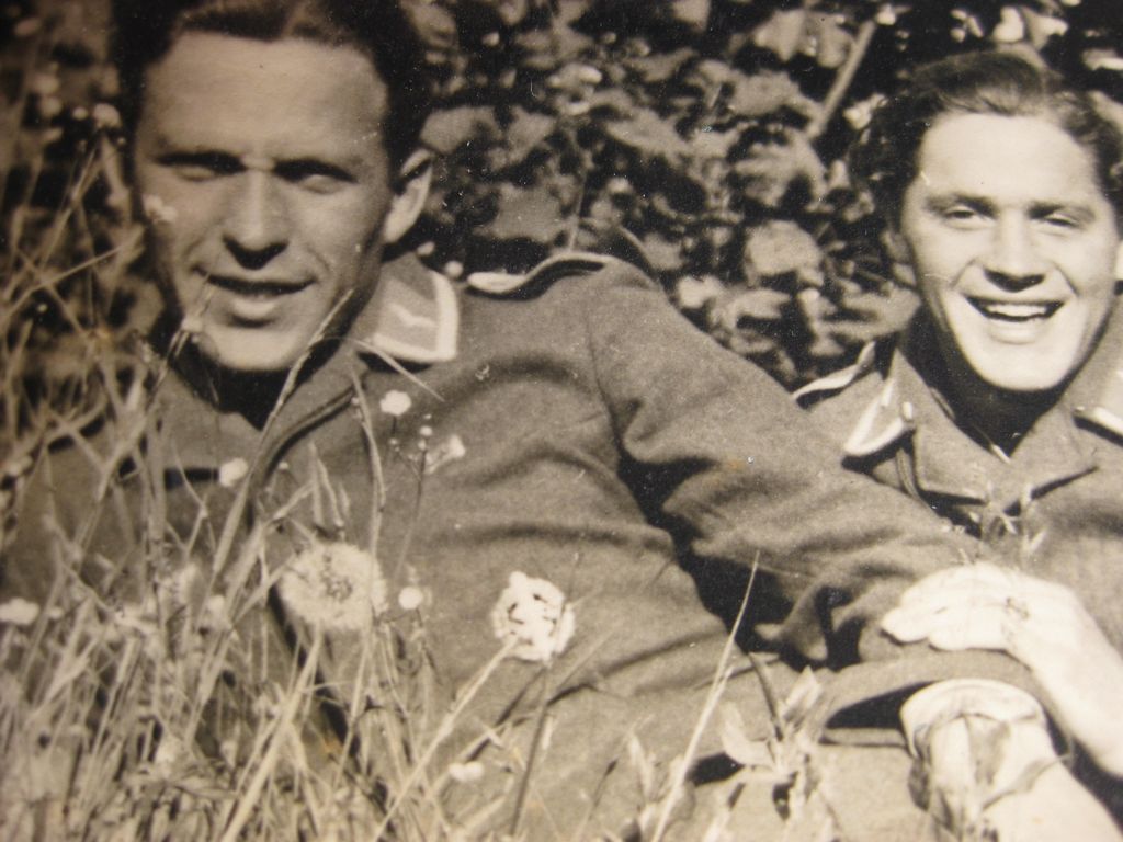 SA - Wehrsportabzeichen in Bronze Hersteller: &quot;E. Schneider in Lüdenscheid&quot; mit Trägerfoto.------------Seltene Variante aus BUNTMETALL!