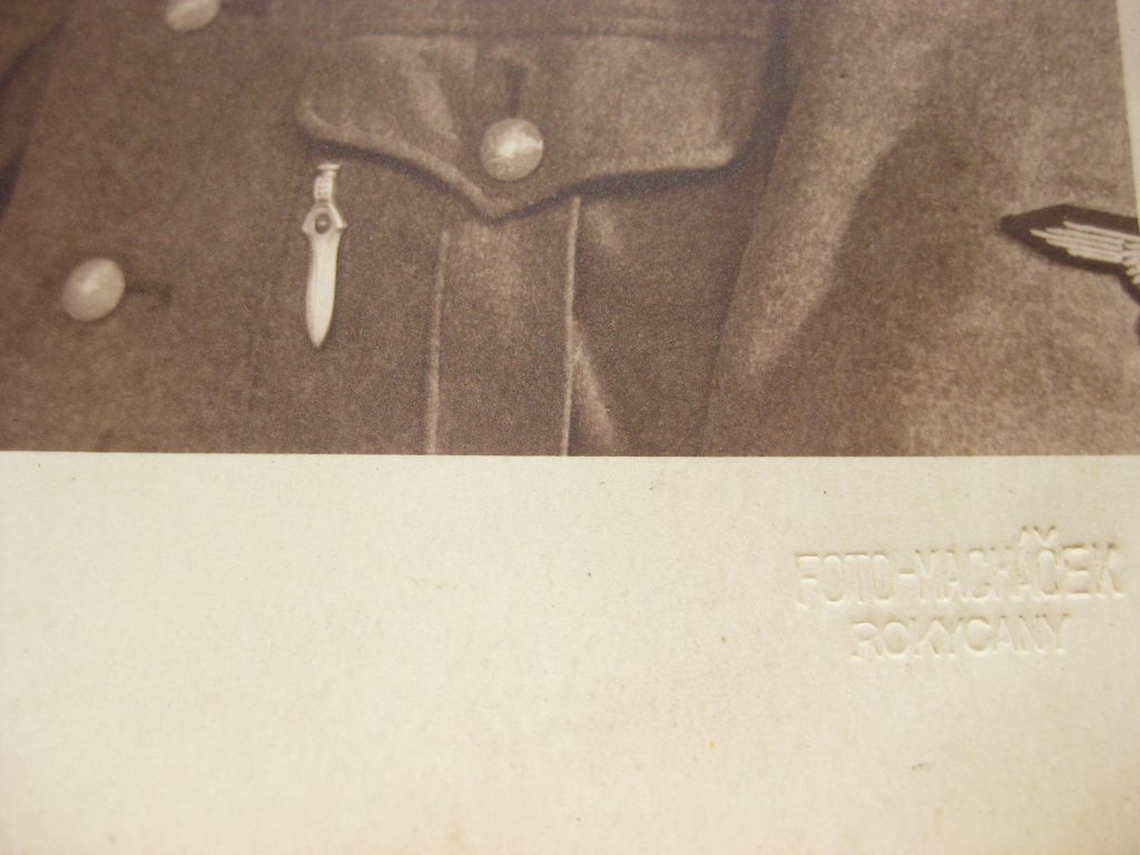 Uniformfoto (2 Stück) mit Eisernes Kreuz 1.Klasse EK1/39 1939 Orden Wehrmacht Waffen-SS Prag und ROKYCANY Tschechien