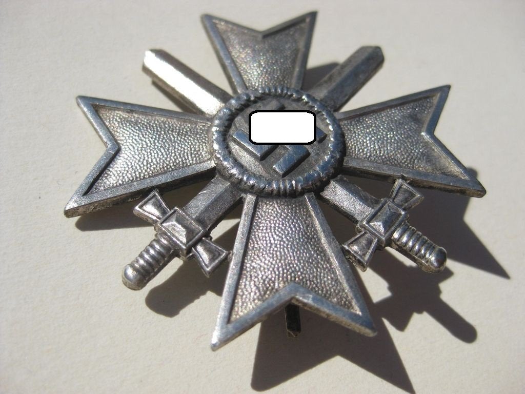 Kriegsverdienstkreuz 1.Klasse mit Schwertern Hersteller: "L15" Otto Schickle Pforzheim Orden Wehrmacht