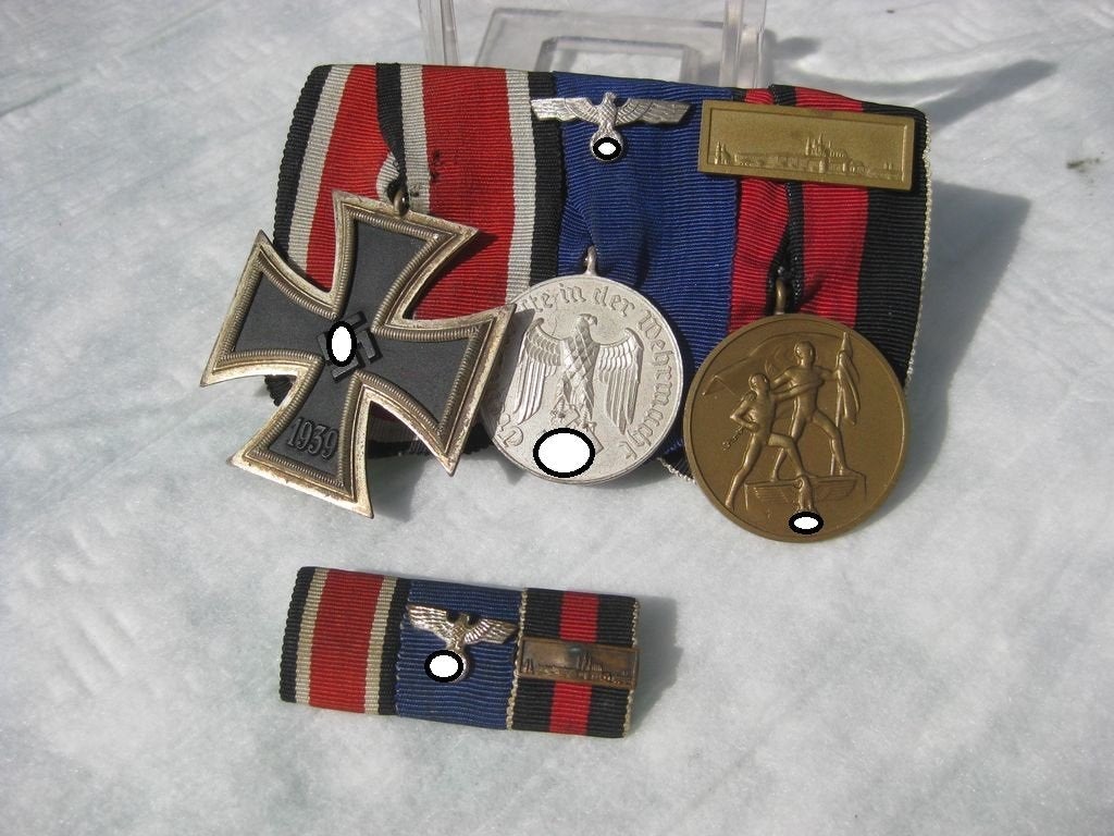 3er Ordensspange mit Feldspange Eisernes Kreuz 2.Klasse 1939 EK2/39 Dienstauszeichnung 4 Jahre HEER Wehrmacht Einmarschmedaille 1.Oktober 1938 Sudetenmedaille mit Spange PRAGER BURG Orden Wehrmacht