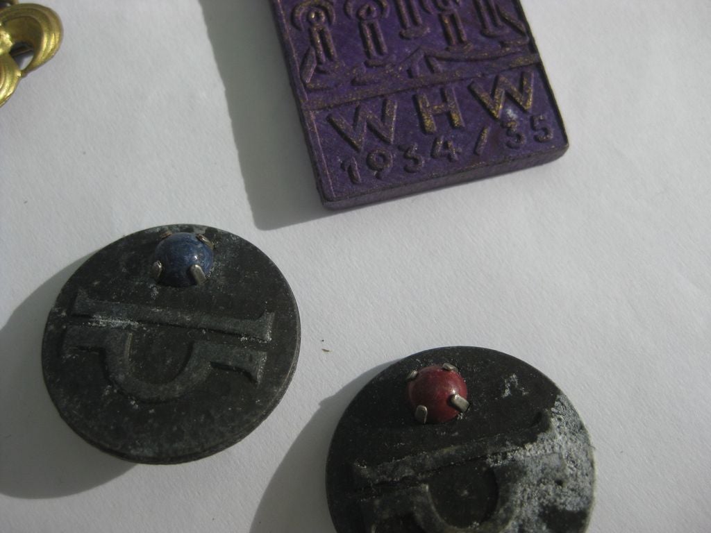 15 x Winterhilfswerk (WHW) Abzeichen