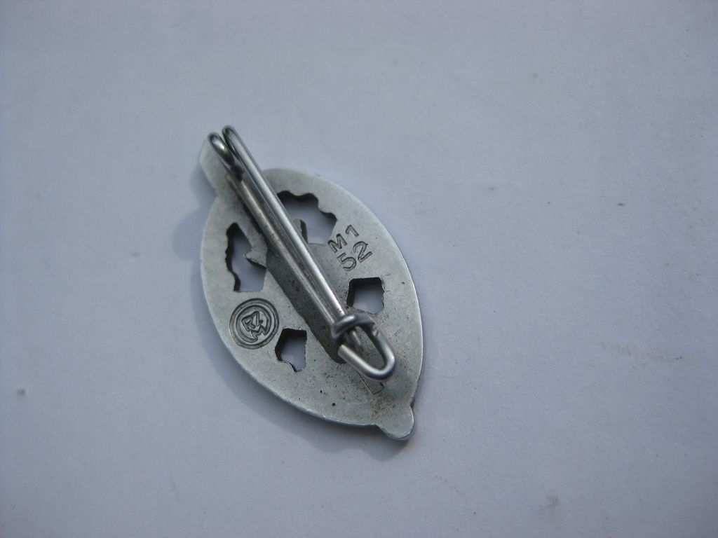 Mitgliedsabzeichen NSKOV Luxusausführung  Hersteller: "RZM" und "M1/52" DESCHLER & SOHN / MÜNCHEN Mint condition