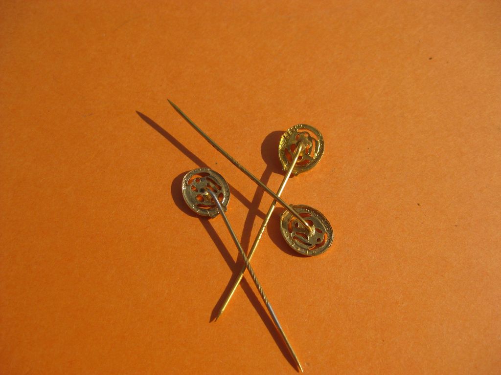 Miniatur Sportabzeichen in Gold Deutscher Sprortbund (DSB) Abzeichen