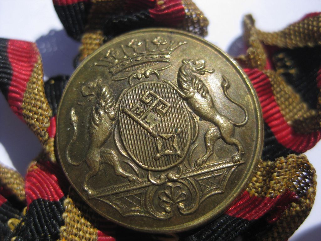 Unbekannter Unbekanntes ?????? Orden Abzeichen Mitgliedsabzeichen Bitte um HILFE !!!!