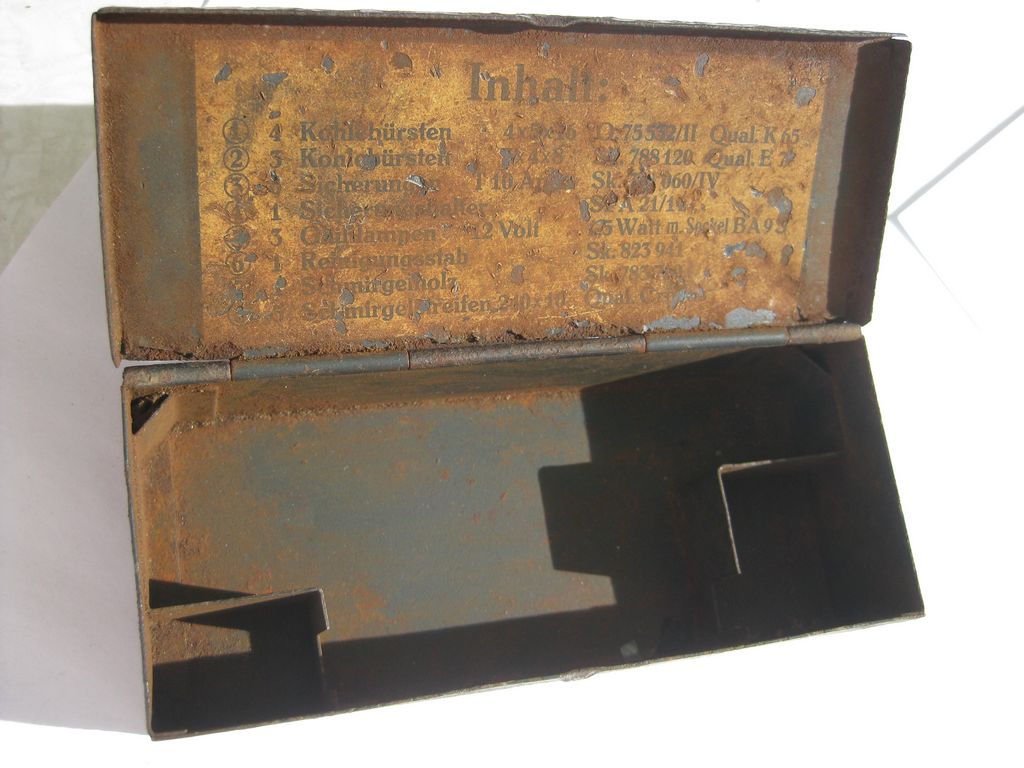 Unbekannter Unbekanntes ?????? Orden Abzeichen Mitgliedsabzeichen Wehrmacht Kiste Schachtel Metallkiste  Kurskreisel Anlage Luftwaffe Artillerie