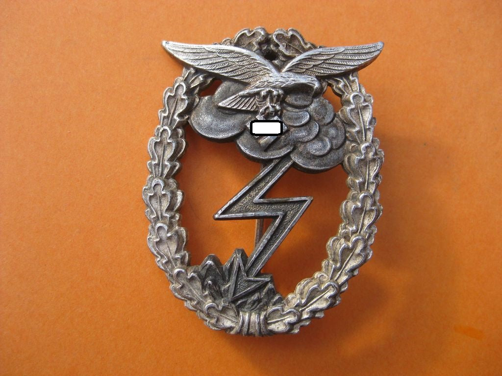 Erdkampfabzeichen der Luftwaffe in der Wehrmacht Hersteller: G.H. Osang in Dresden