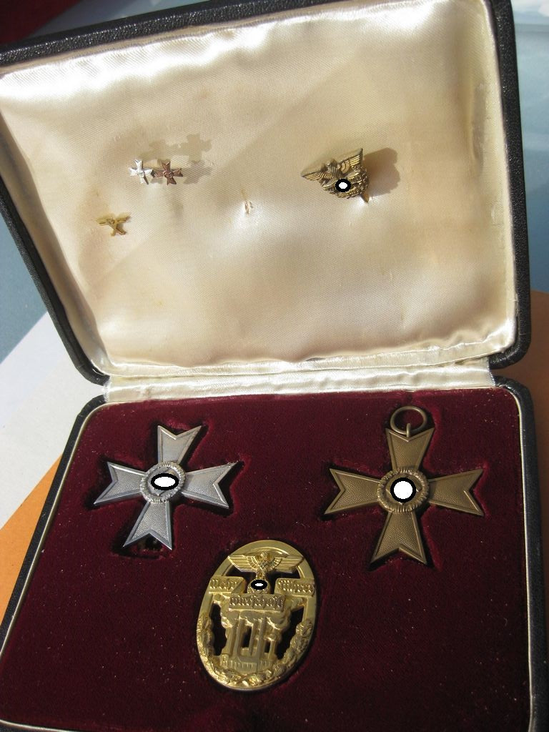 KONVOLUT / Wehrwirtschaftsführerabzeichen mit Miniatur und Kriegsverdienstkreuz 1. Klasse OHNE Schwerter MINT CONDITION