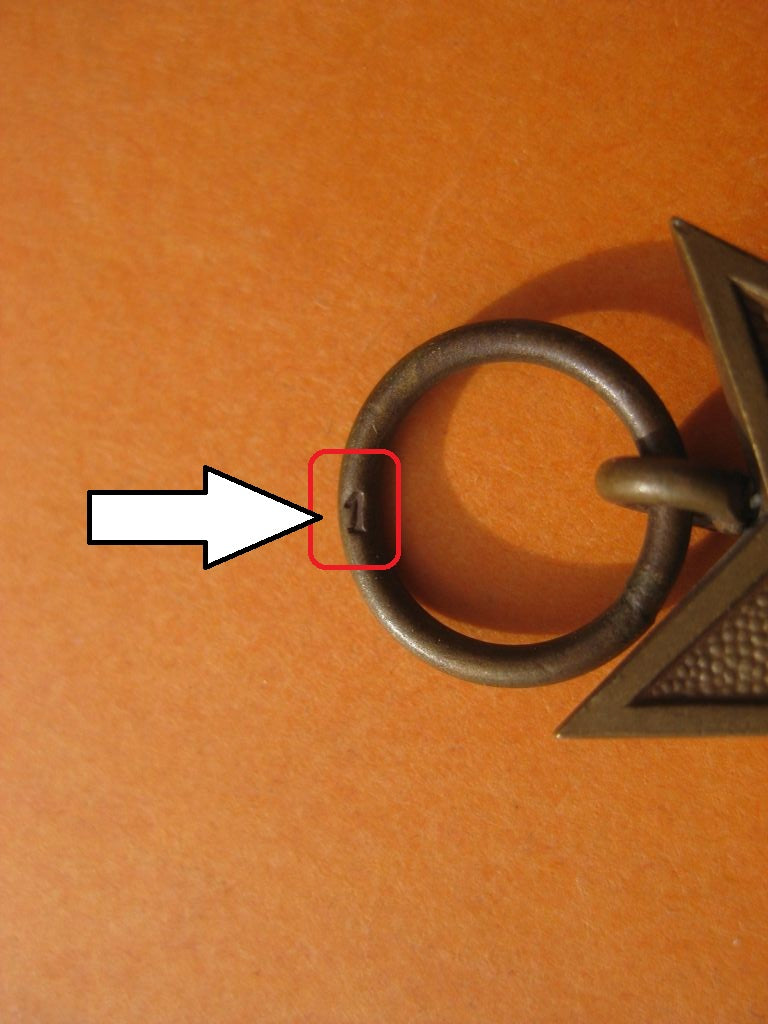 Kriegsverdienstkreuz 2.Klasse ohne Schwerter (KVK) Hersteller: "1" DESCHLER &amp; Sohn in München Mint Condition