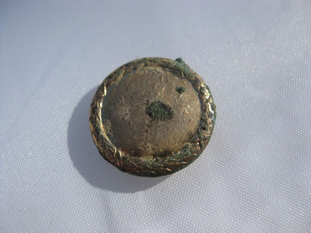 Eisernes Kreuz 2.Klasse 1813 (EK2/13) Miniatur auf Knopf ?? -Bodenfund-