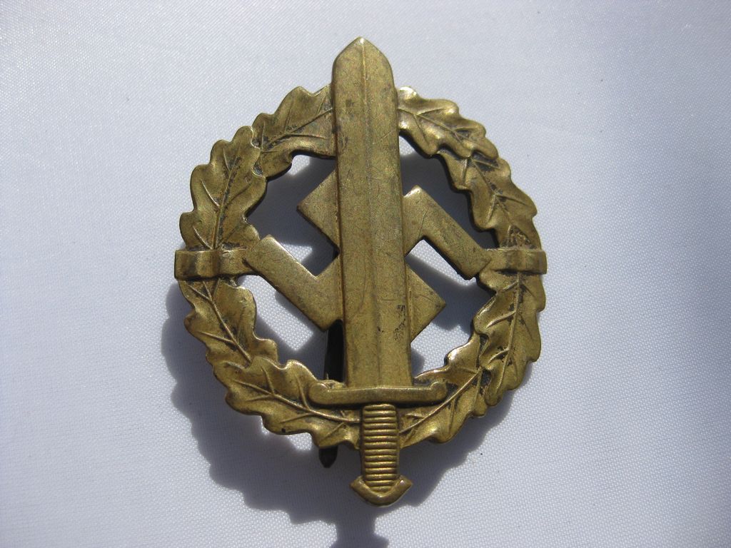 SA - Wehrsportabzeichen ( Typ 2 ) in Bronze Hersteller: "E. Schneider in Lüdenscheid "