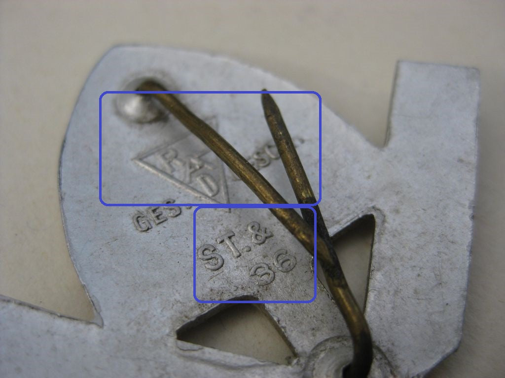 Mützenabzeichen für Mannschaften des Reichsarbeitsdienst (RAD) Mit Uniformfoto 3.Reich