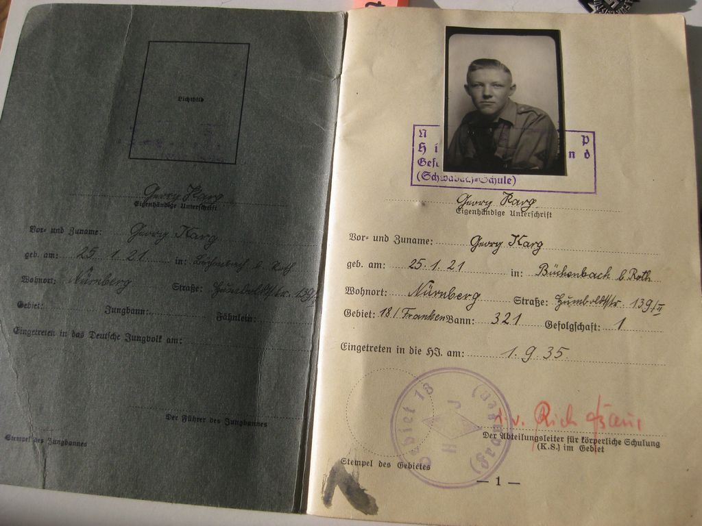 Hitlerjugend (HJ) Leistungsabzeichen in Eisen / Schwarz KOMPLETTES SET MIT Leistungsbuch NUMMERNGLEICH!!!!