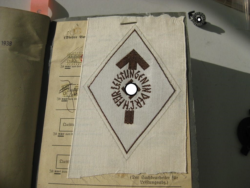 Hitlerjugend (HJ) Leistungsabzeichen in Eisen / Schwarz KOMPLETTES SET MIT Leistungsbuch NUMMERNGLEICH!!!!