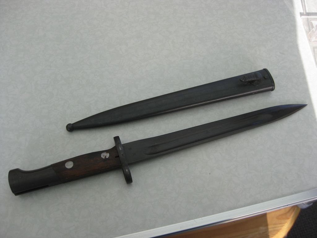 unbekanntes Bajonett Seitengewehr Bayonett Russland Yugoslawien????