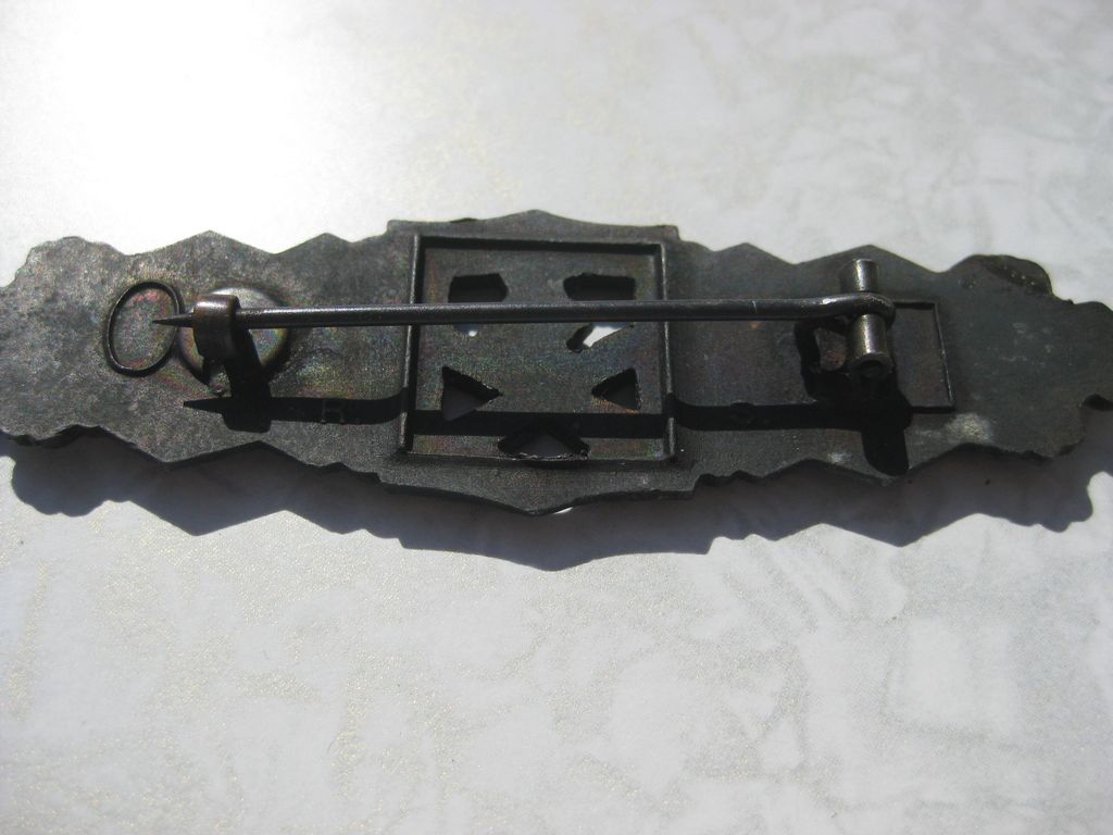Nahkampfspange in Bronze Hersteller: Rudolf Souval / Wien
